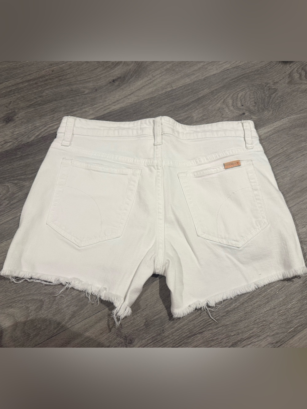 The Ozzie 4” Cut-Off White Frayed Hem Denim Shorts - - Picture 4 of 9